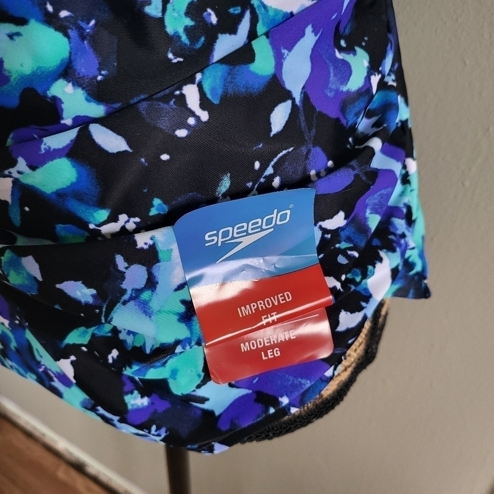 Speedo High Neck Keyhole Blue Floral NWT XL - Picture 2 of 6